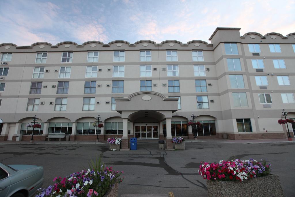 St. Albert Inn & Suites Saint Albert Exteriör bild